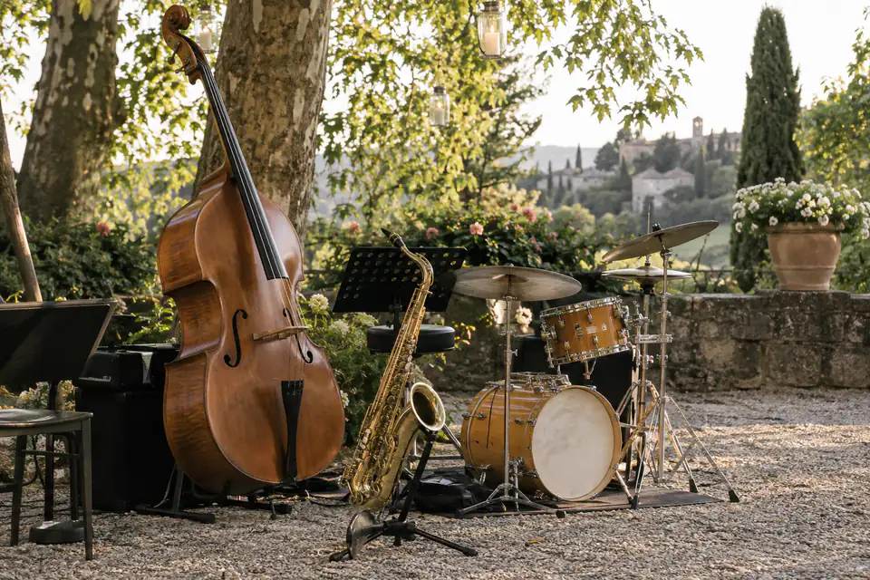 Instruments d’un groupe de jazz — illustration générée par IA
