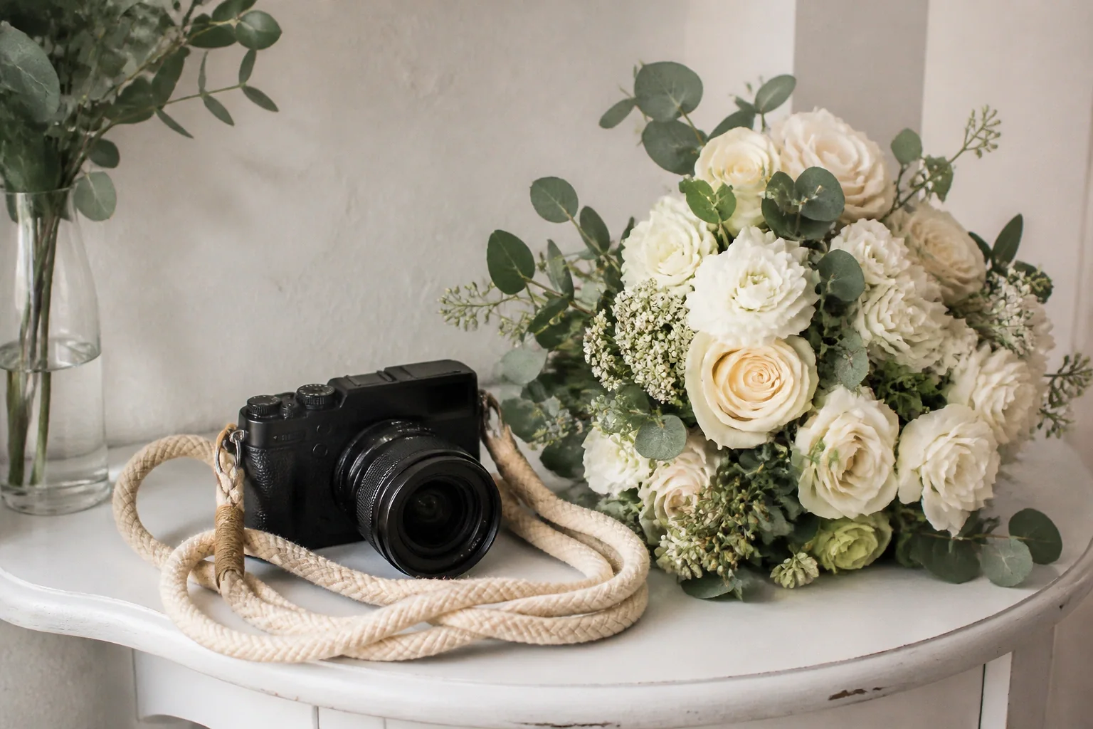 Appareil photo et accessoires de reportage de mariage — illustration générée par IA
