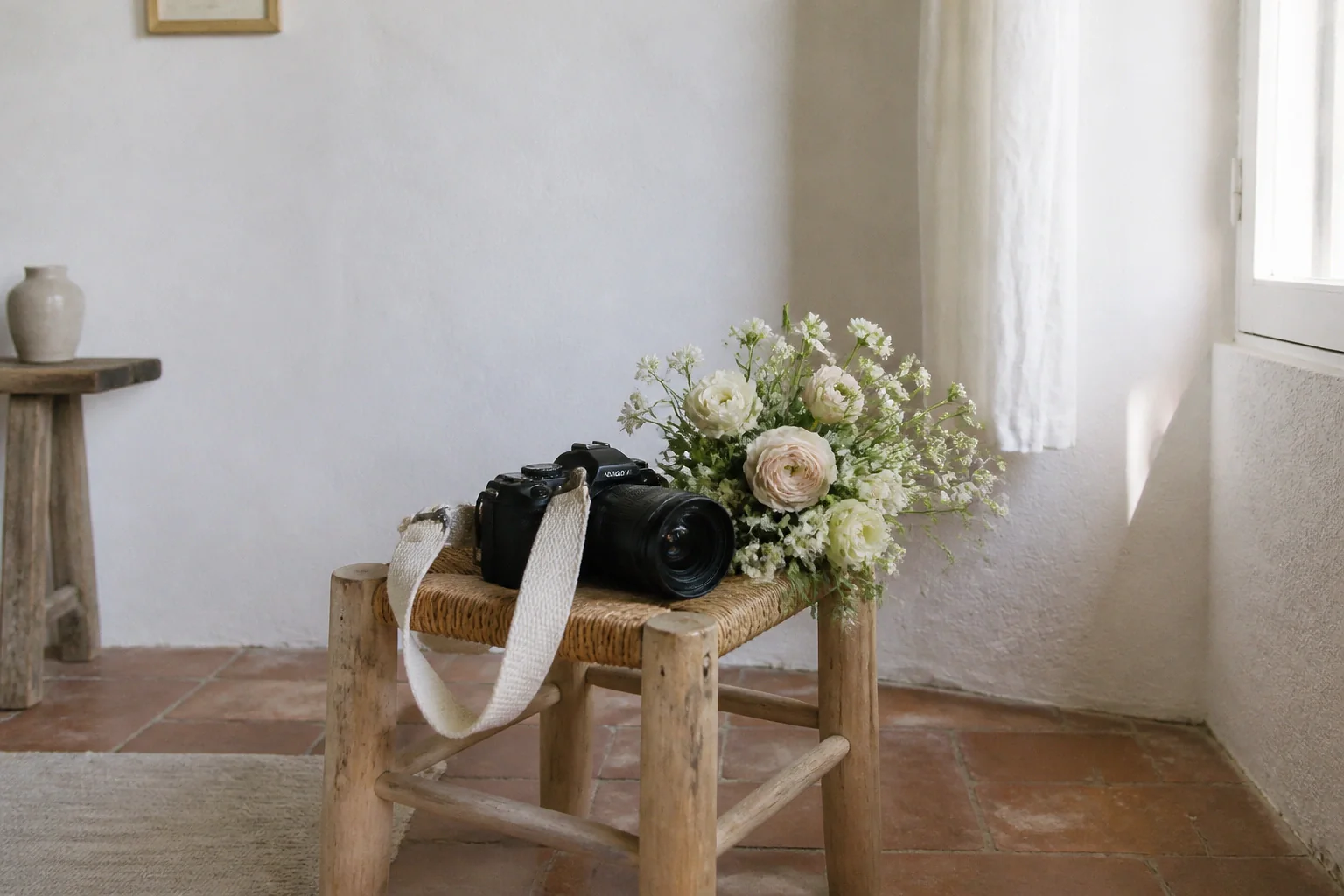 Appareil photo et accessoires de reportage de mariage — illustration générée par IA