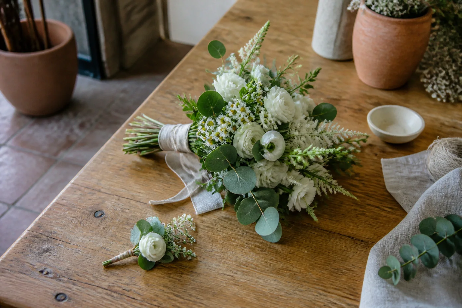 Préparation florale pour un mariage — illustration générée par IA