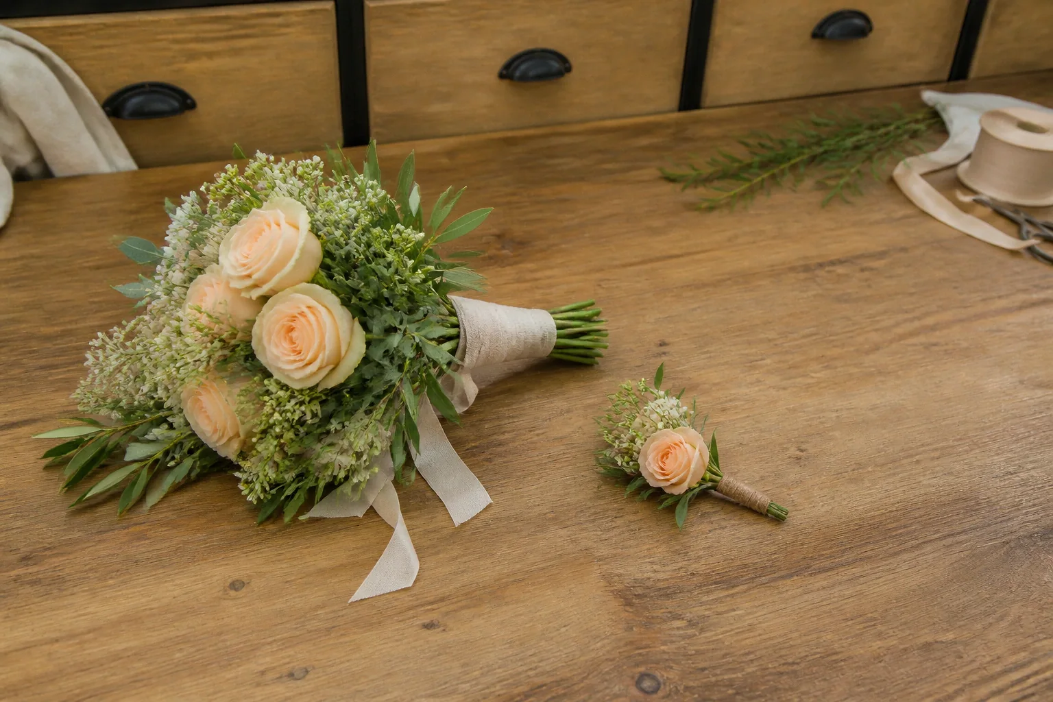 Préparation florale pour un mariage — illustration générée par IA