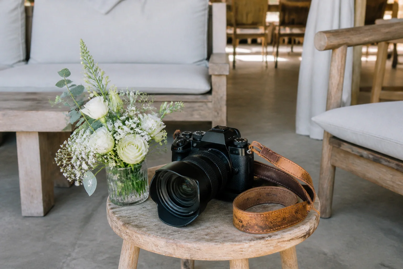 Appareil photo et accessoires de reportage de mariage — illustration générée par IA