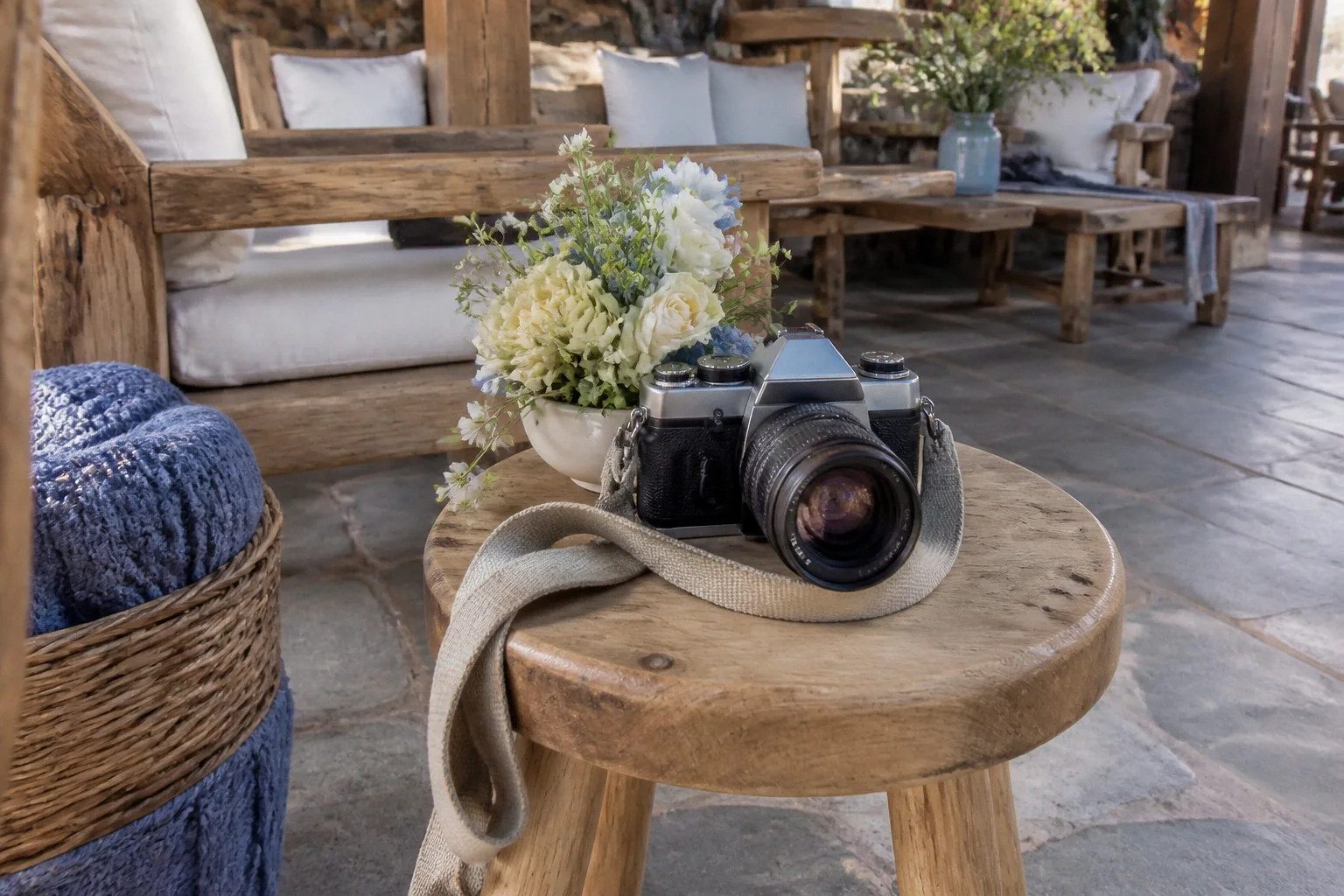 Appareil photo et accessoires de reportage de mariage — illustration générée par IA