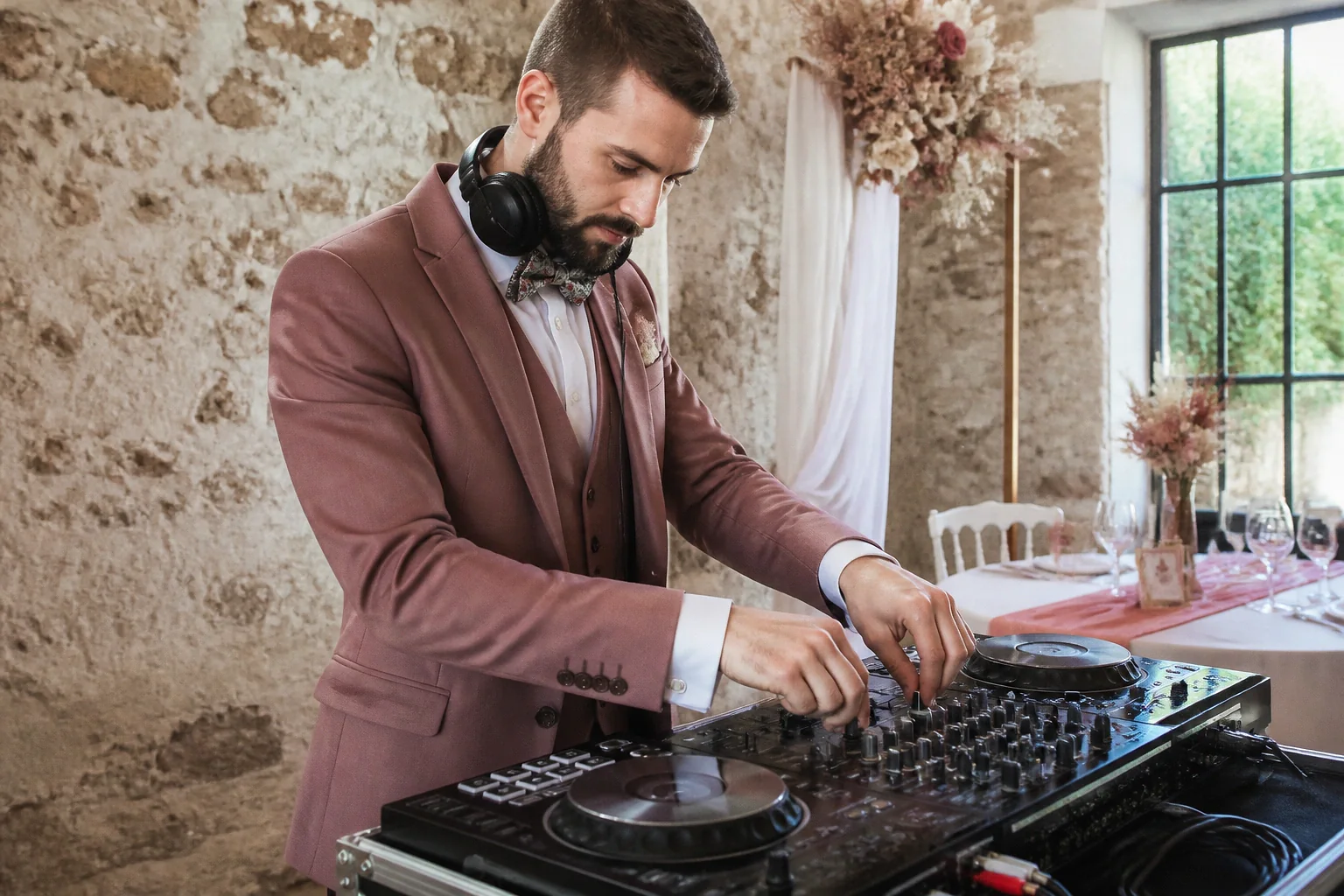 Préparation musicale d’une soirée de mariage — illustration générée par IA