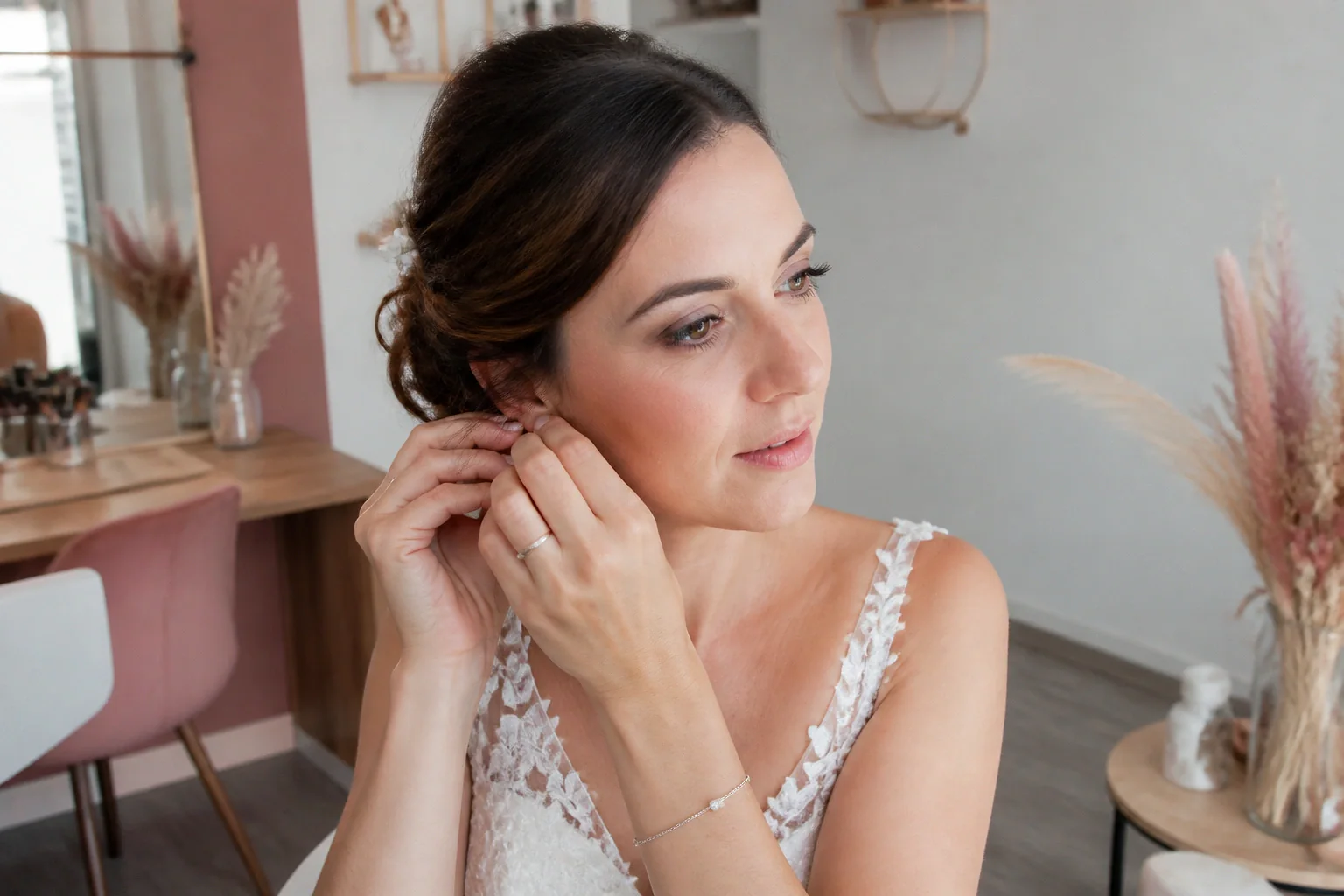 Préparation d’un maquillage de mariage — illustration générée par IA