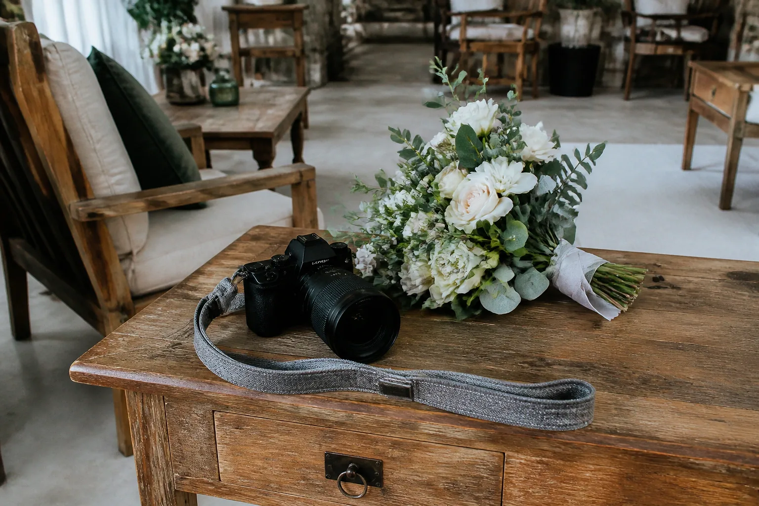 Appareil photo et accessoires de reportage de mariage — illustration générée par IA