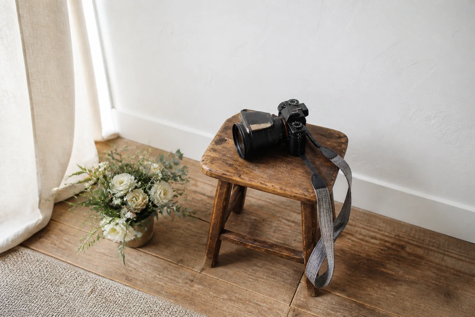Appareil photo et accessoires de reportage de mariage — illustration générée par IA
