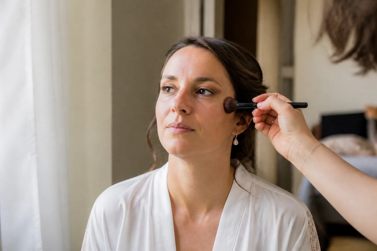 Préparation d’un maquillage de mariage — illustration générée par IA