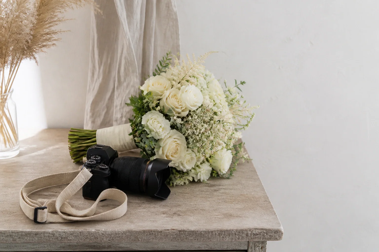 Appareil photo et accessoires de reportage de mariage — illustration générée par IA