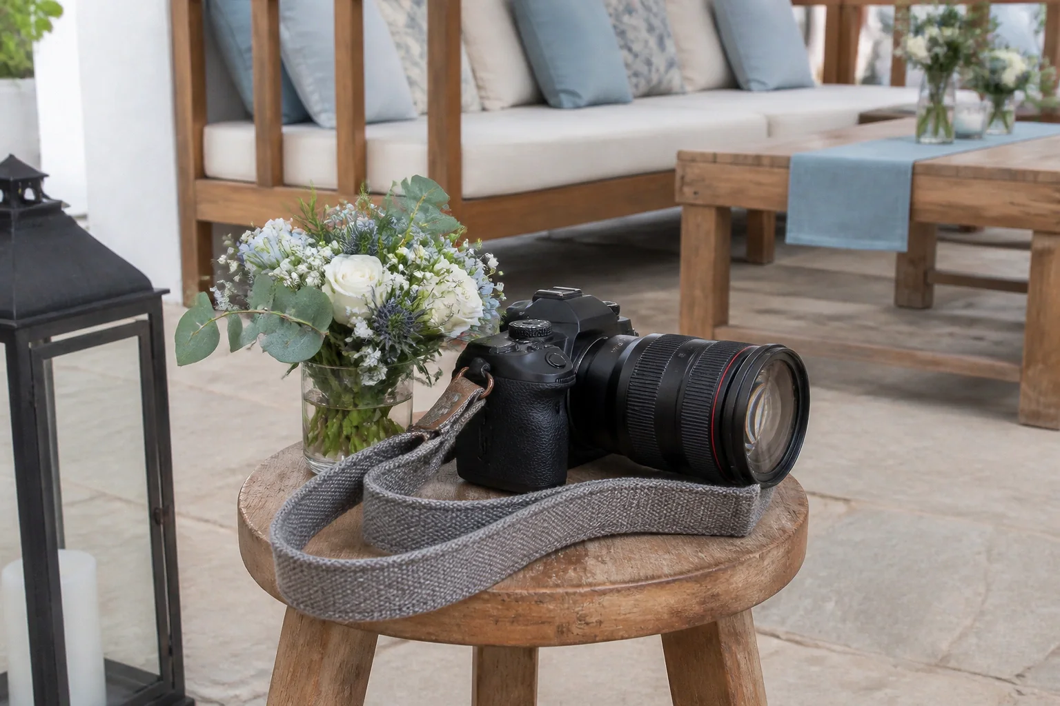 Appareil photo et accessoires de reportage de mariage — illustration générée par IA
