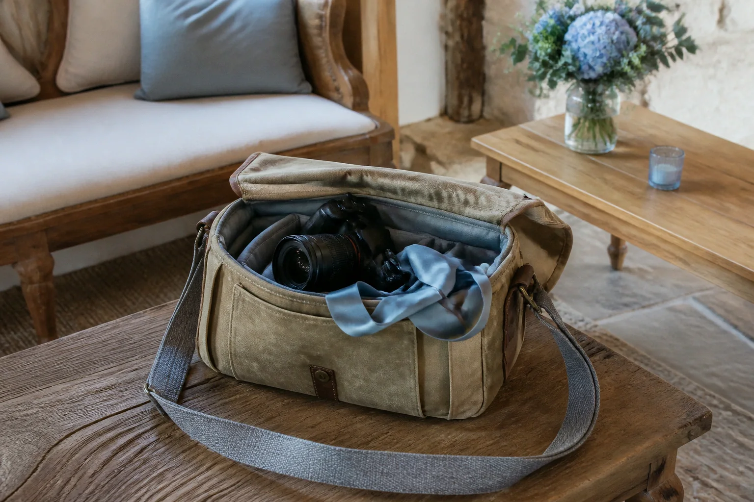 Appareil photo et accessoires de reportage de mariage — illustration générée par IA