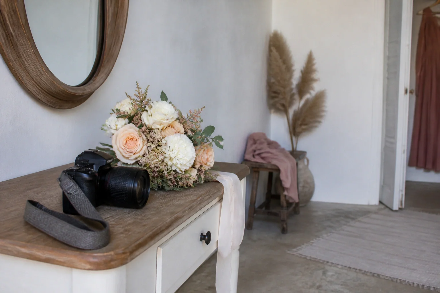 Appareil photo et accessoires de reportage de mariage — illustration générée par IA