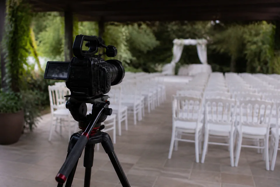 Matériel de tournage pour un film de mariage — illustration générée par IA