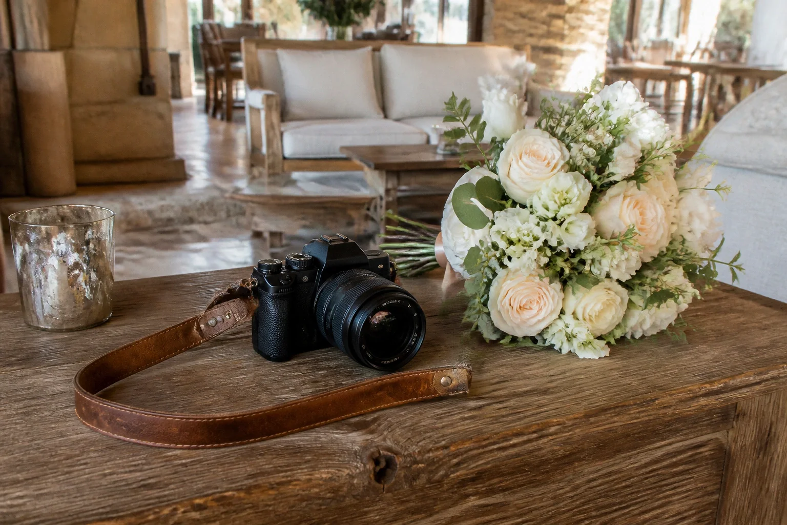 Appareil photo et accessoires de reportage de mariage — illustration générée par IA