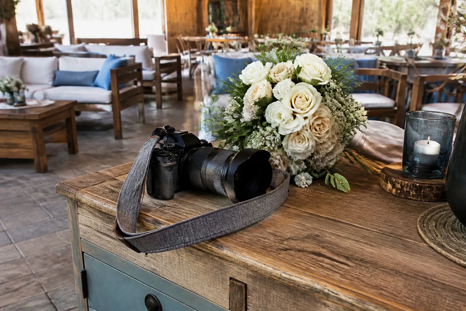 Appareil photo et accessoires de reportage de mariage — illustration générée par IA