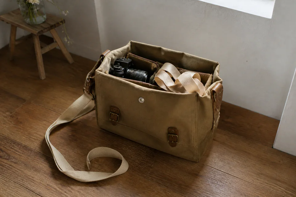 Appareil photo et accessoires de reportage de mariage — illustration générée par IA