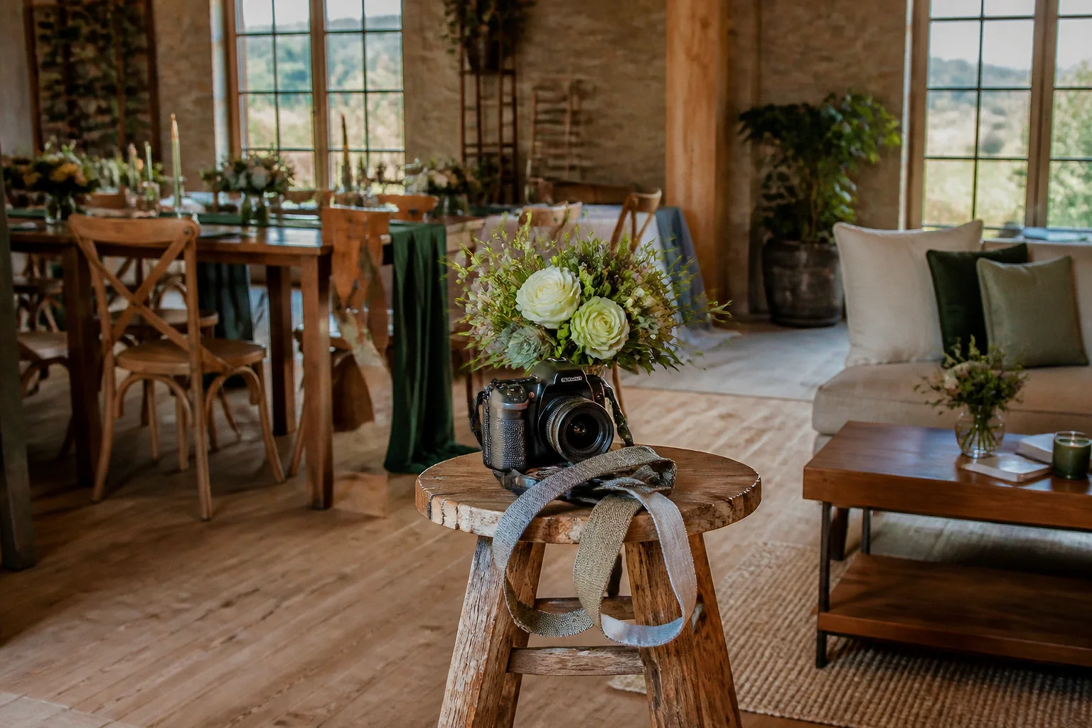 Appareil photo et accessoires de reportage de mariage — illustration générée par IA