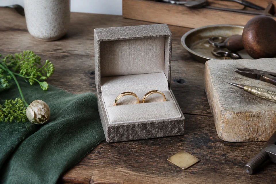 Alliances et travail de bijouterie de mariage — illustration générée par IA