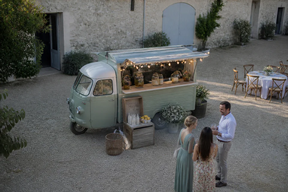 Service mobile de restauration pour une réception — illustration générée par IA