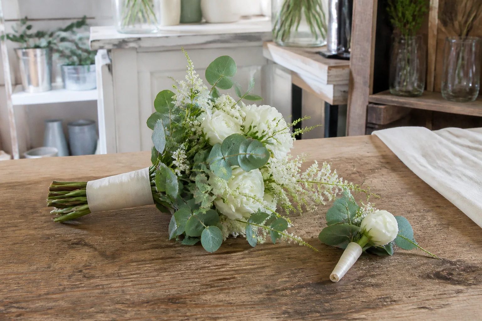 Préparation florale pour un mariage — illustration générée par IA