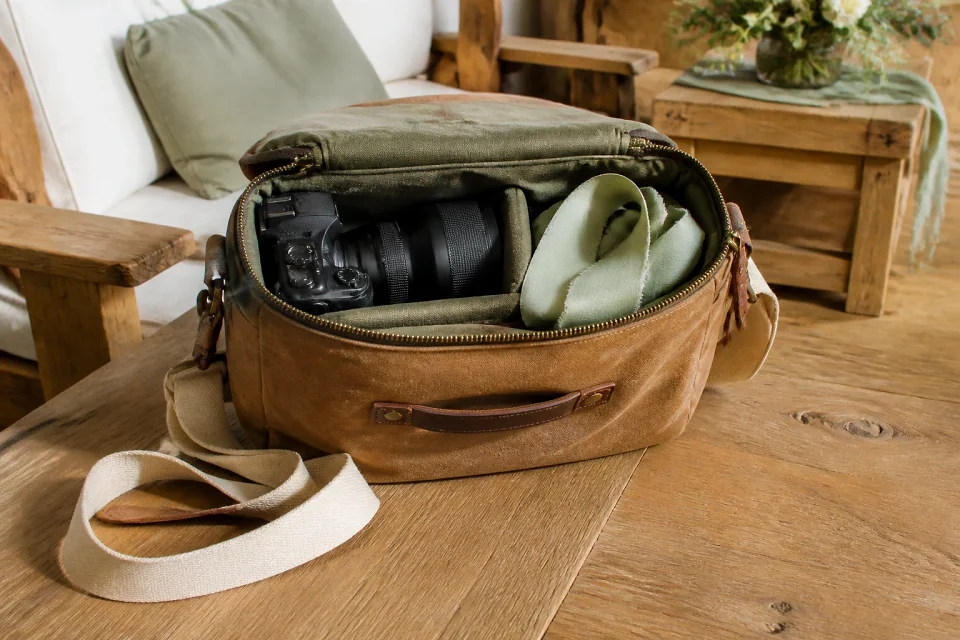 Appareil photo et accessoires de reportage de mariage — illustration générée par IA