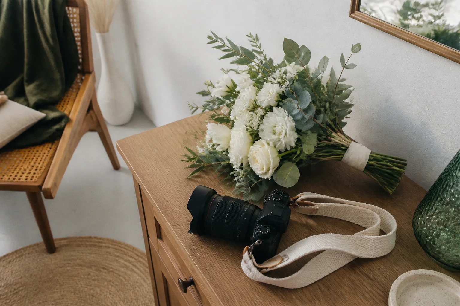 Appareil photo et accessoires de reportage de mariage — illustration générée par IA