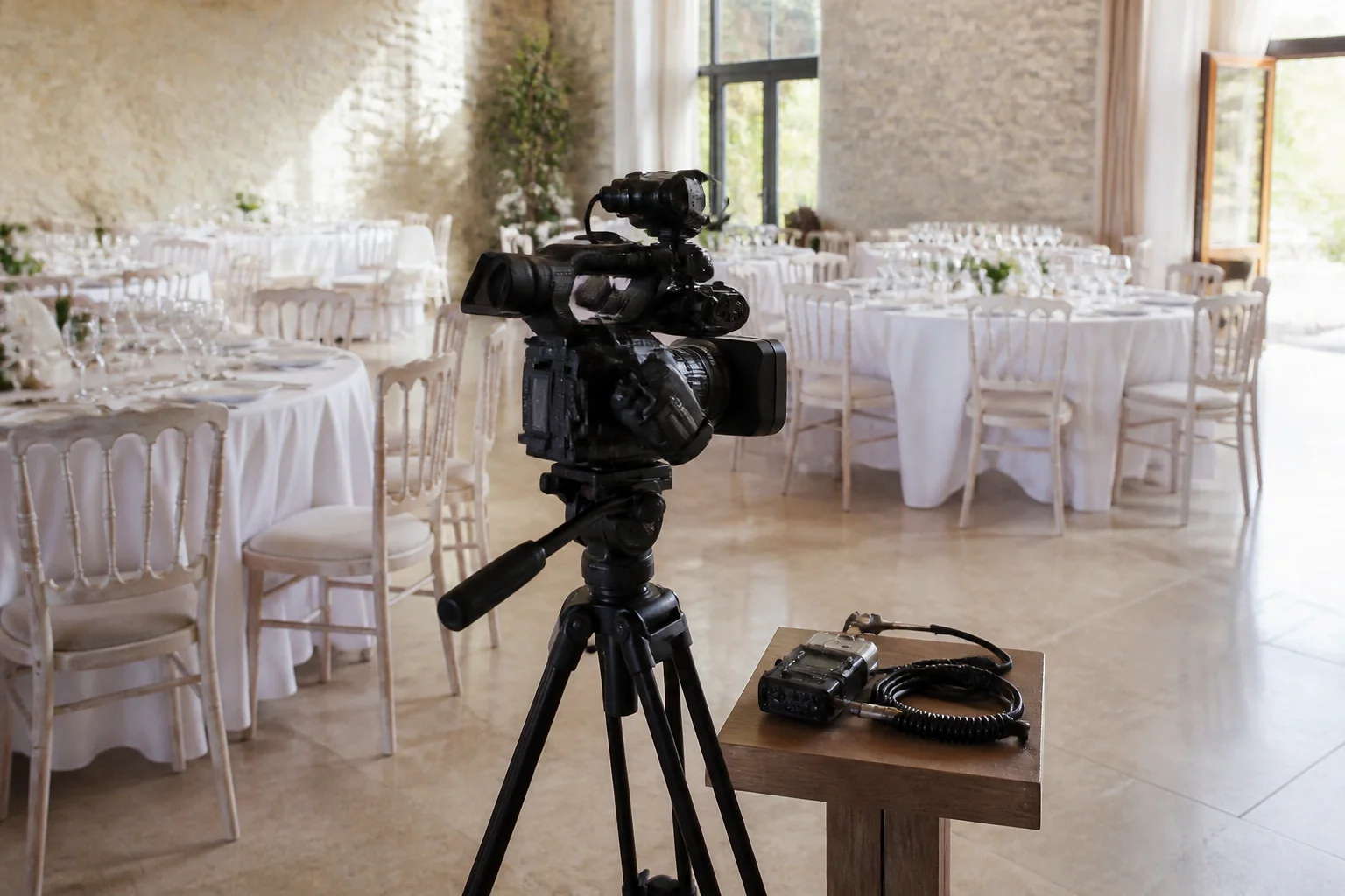 Matériel de tournage pour un film de mariage — illustration générée par IA