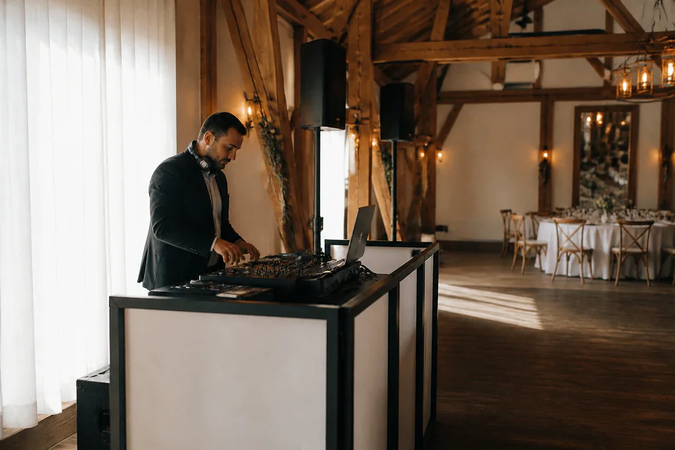 Préparation musicale d’une soirée de mariage — illustration générée par IA