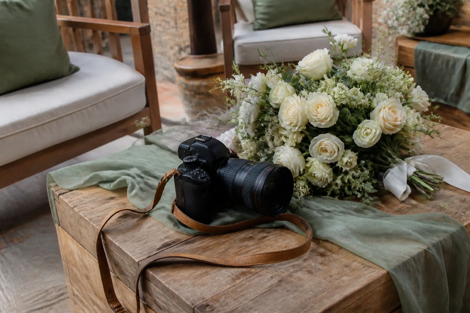 Appareil photo et accessoires de reportage de mariage — illustration générée par IA