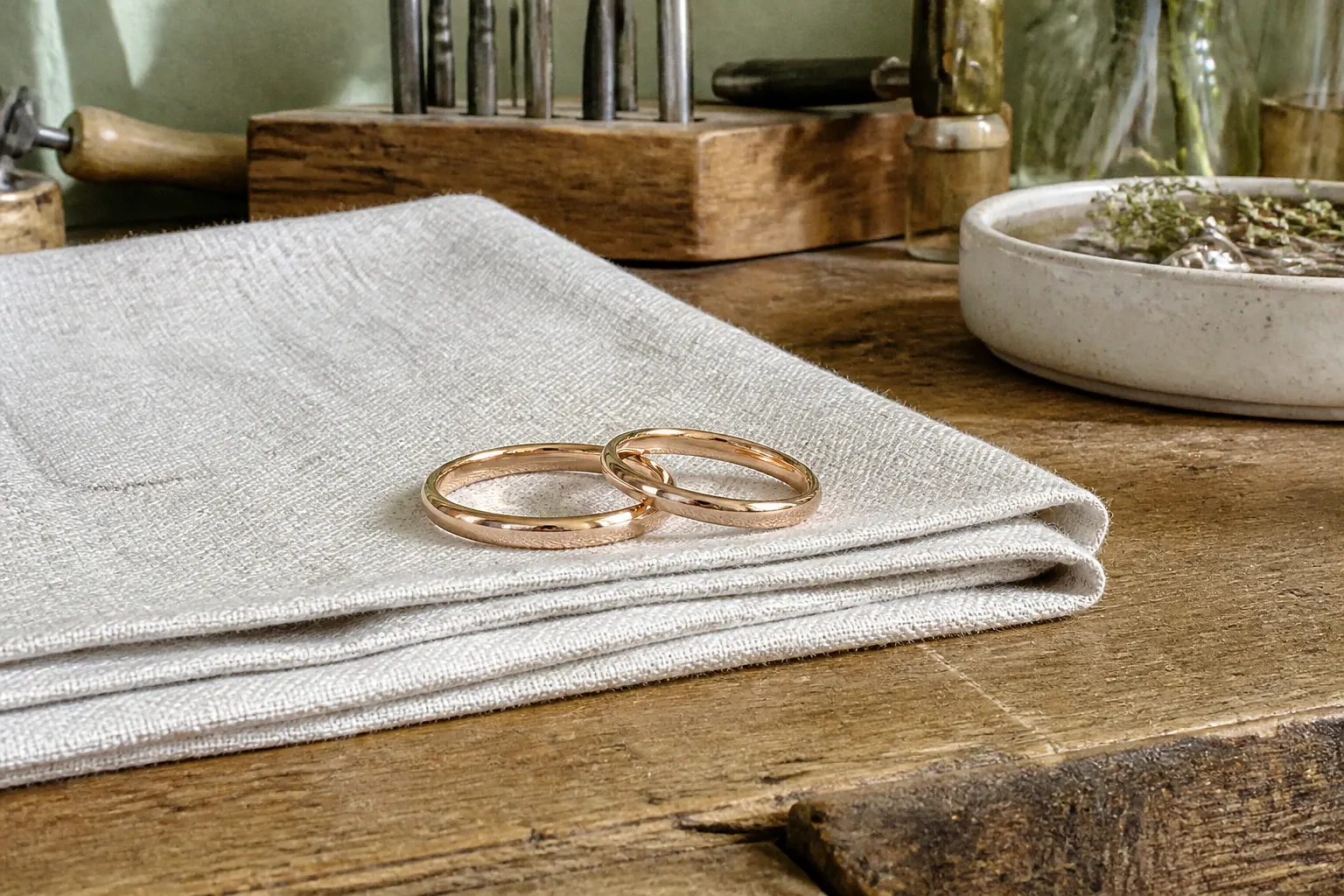 Alliances et travail de bijouterie de mariage — illustration générée par IA