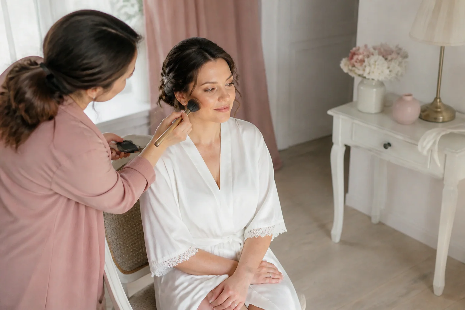 Préparation d’un maquillage de mariage — illustration générée par IA