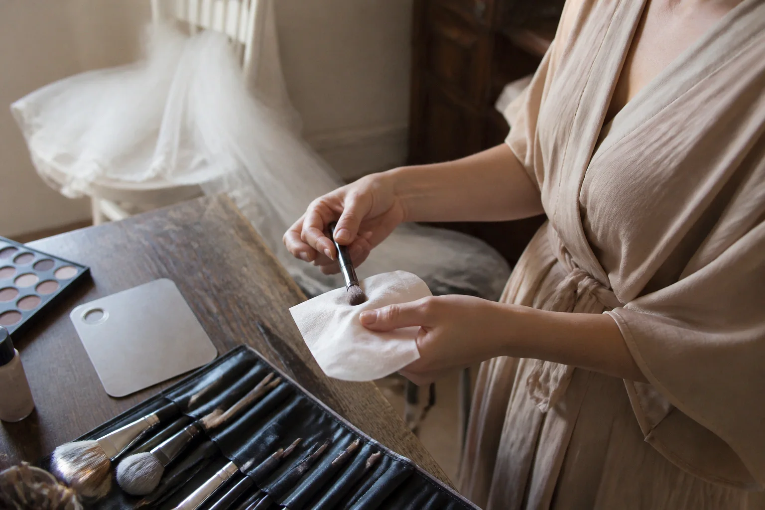 Préparation d’un maquillage de mariage — illustration générée par IA